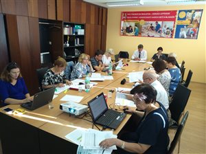 Pripomienkujeme katalógy pracovných činností nepedagogických zamestnancov